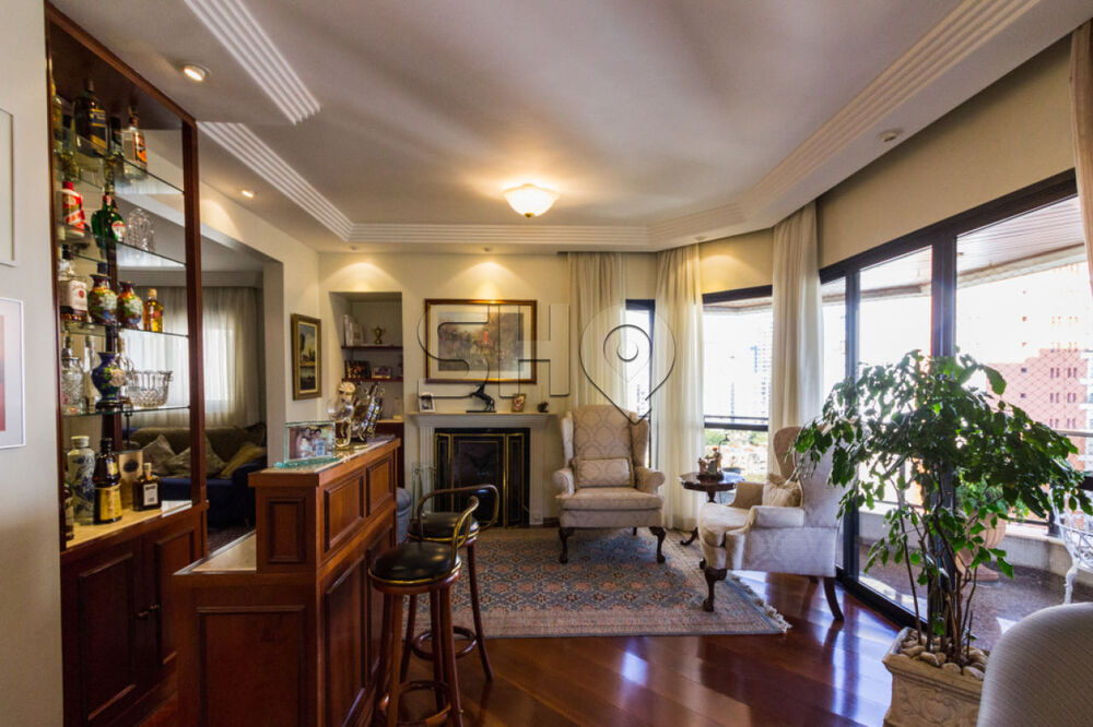 Apartamento à venda com 3 quartos, 170m² - Foto 1