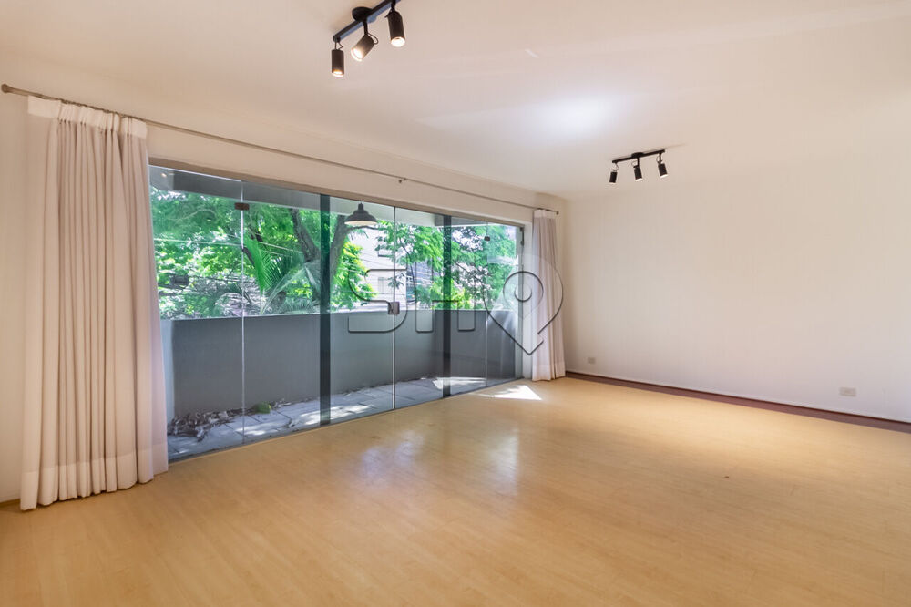 Apartamento para alugar com 3 quartos, 130m² - Foto 1