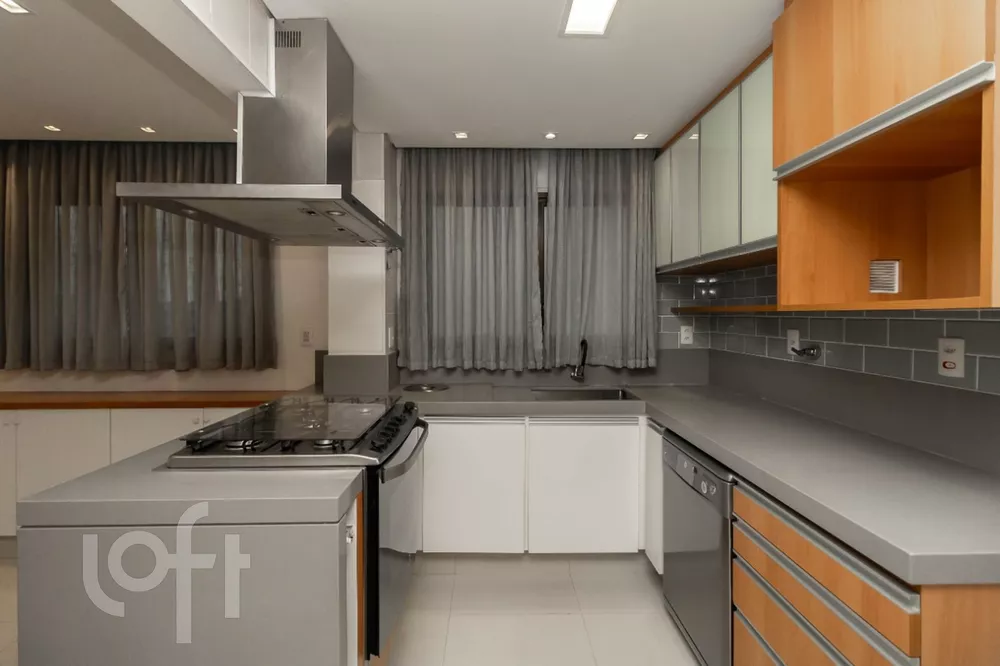 Apartamento à venda com 3 quartos, 140m² - Foto 4