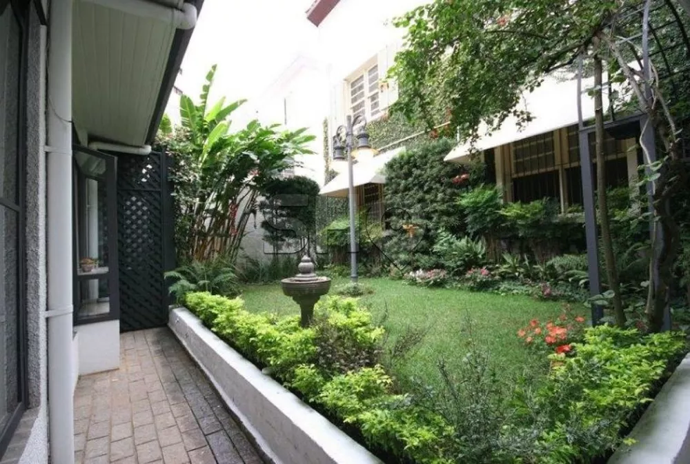 Casa Comercial à venda com 4 quartos, 300m² - Foto 2