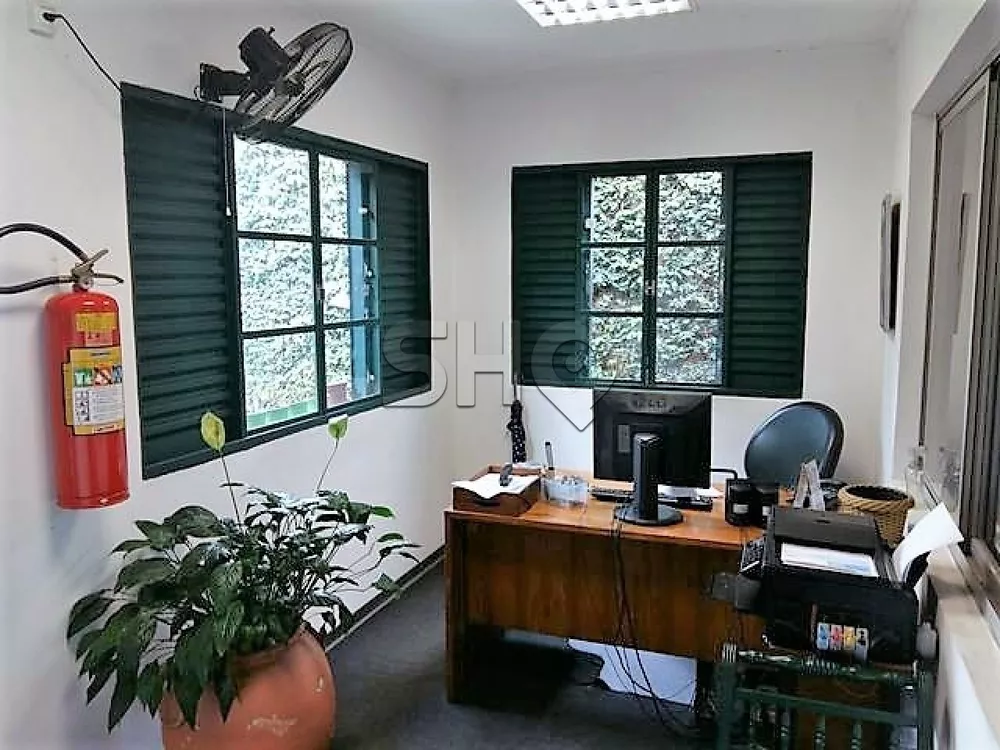 Casa Comercial à venda com 8 quartos, 160m² - Foto 1