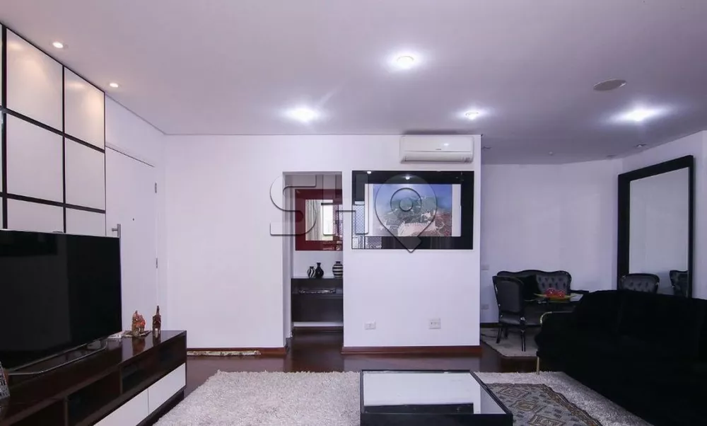 Apartamento à venda com 3 quartos, 154m² - Foto 2