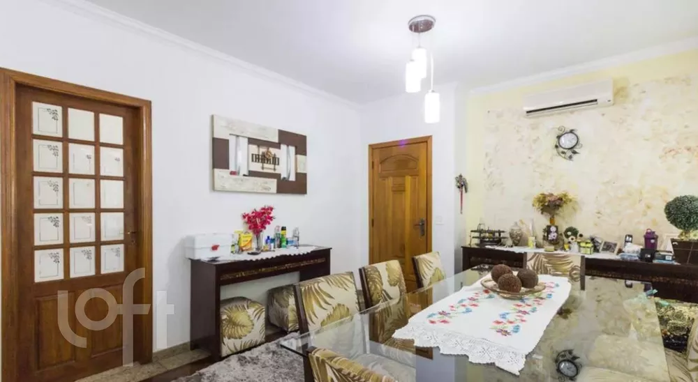 Casa à venda com 3 quartos, 210m² - Foto 1