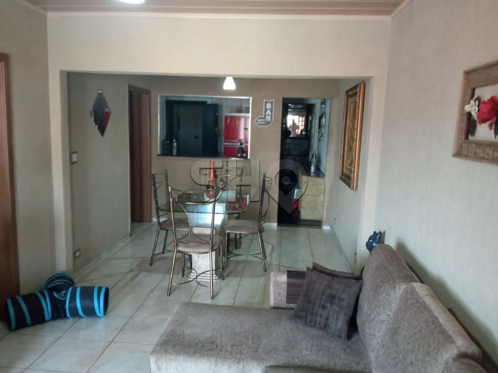 Casa à venda com 2 quartos, 130m² - Foto 1