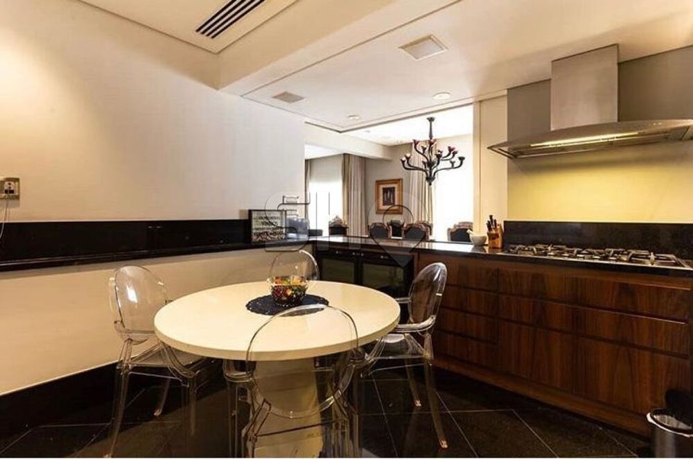 Apartamento para alugar com 4 quartos, 550m² - Foto 2