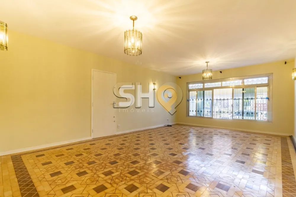 Casa à venda com 3 quartos, 260m² - Foto 1