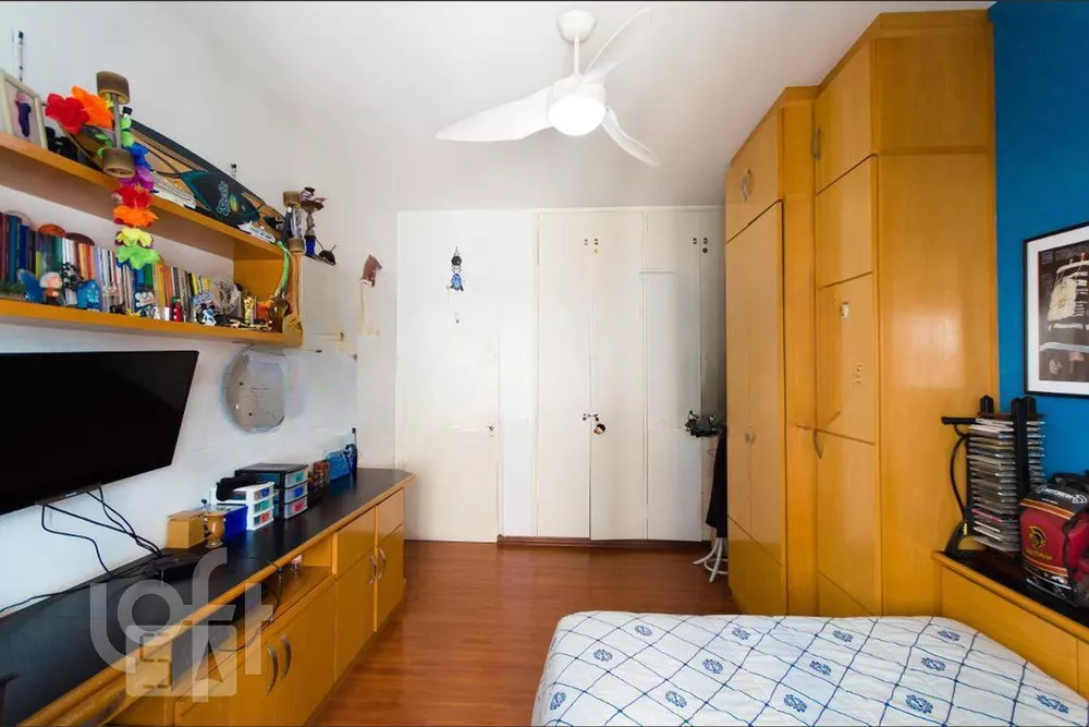 Apartamento à venda com 3 quartos, 180m² - Foto 2