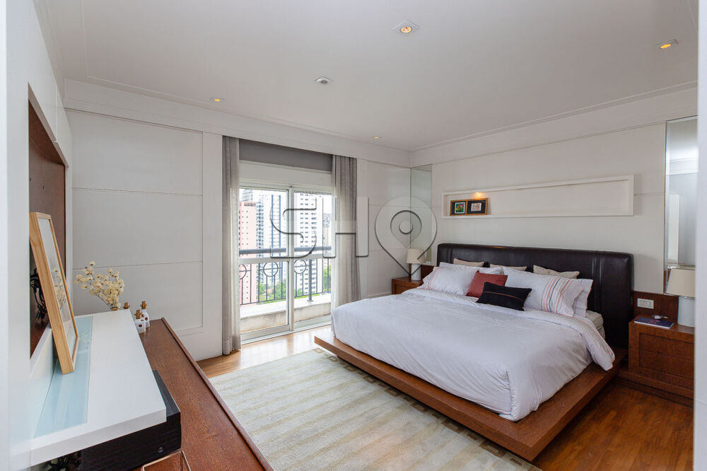 Apartamento, 3 quartos, 308 m² - Foto 1