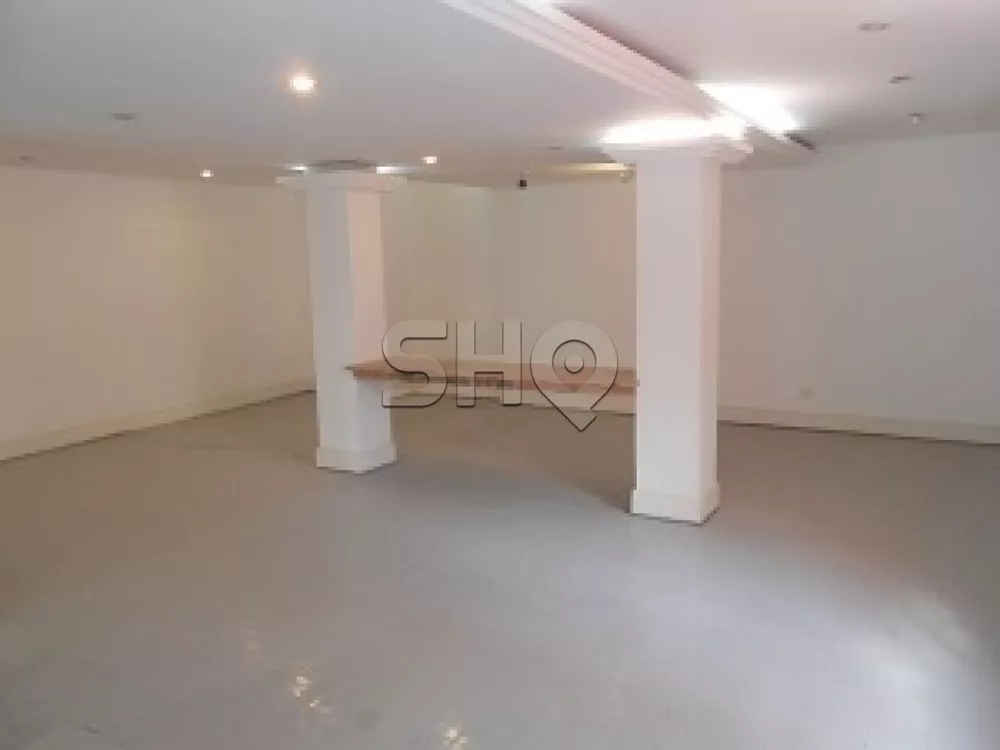 Casa Comercial para alugar com 1 quarto, 106m² - Foto 2