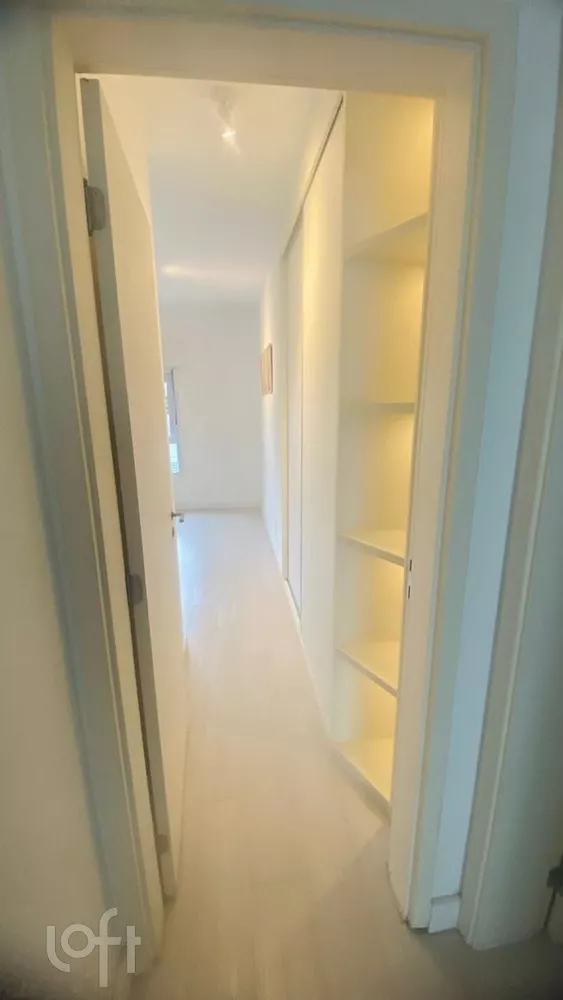 Apartamento à venda com 3 quartos, 219m² - Foto 4