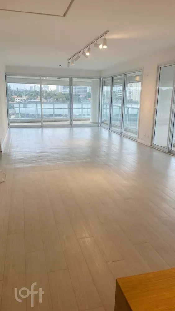 Apartamento à venda com 3 quartos, 219m² - Foto 1