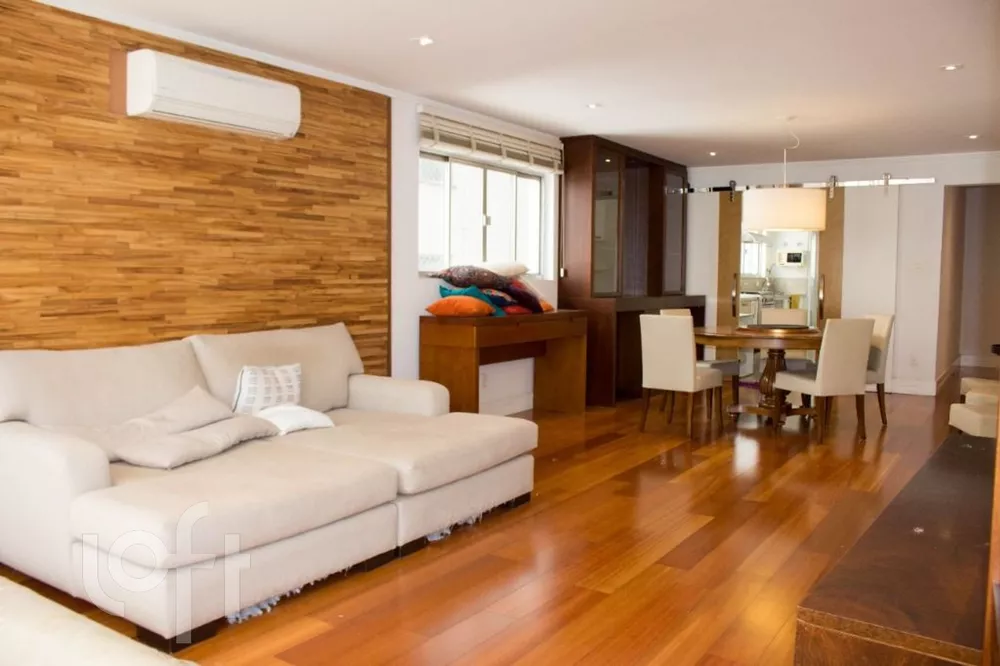 Apartamento à venda com 3 quartos, 160m² - Foto 1