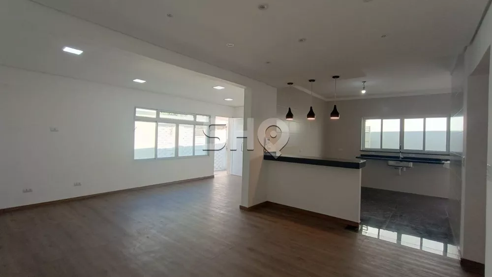 Casa à venda com 3 quartos, 212m² - Foto 1