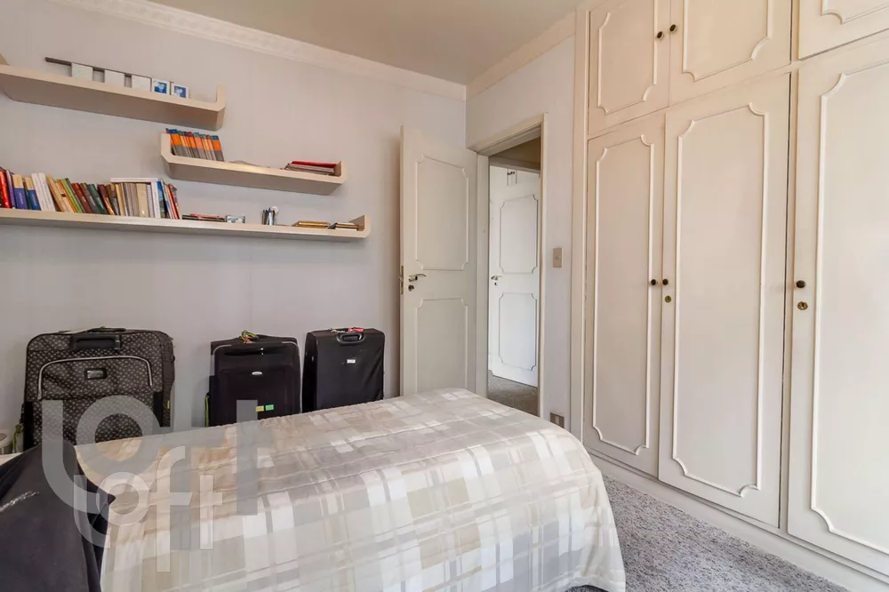 Apartamento à venda com 4 quartos, 229m² - Foto 4