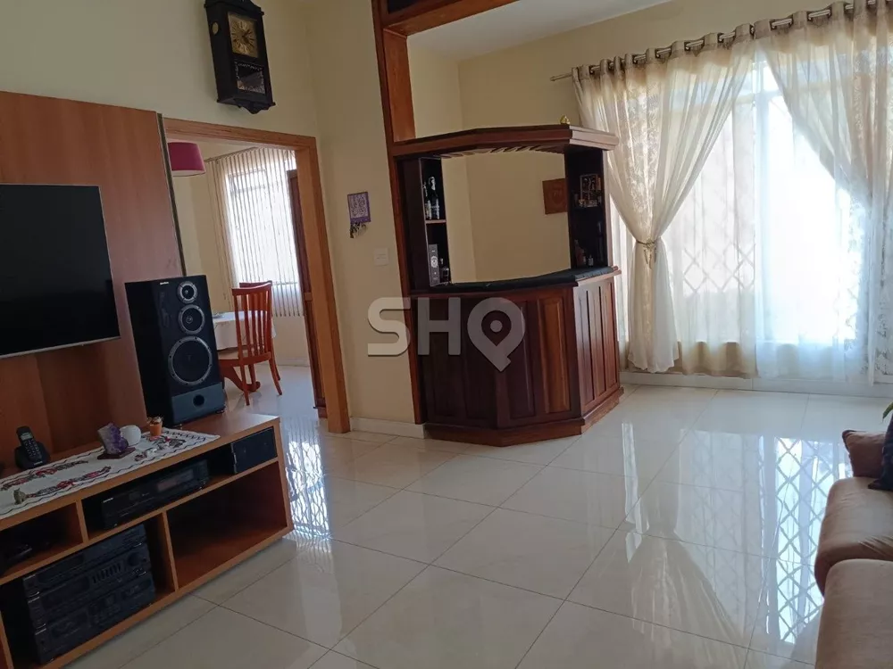 Casa à venda com 4 quartos, 241m² - Foto 2