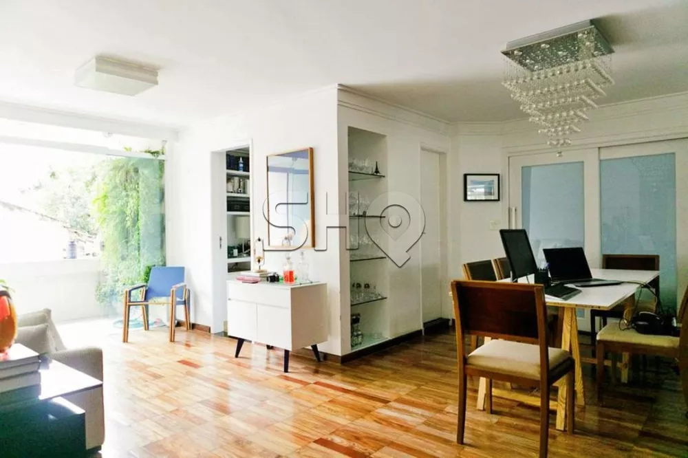 Apartamento à venda com 3 quartos, 130m² - Foto 1