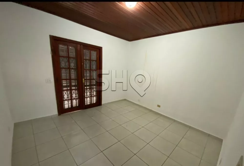 Sobrado à venda com 3 quartos, 200m² - Foto 1