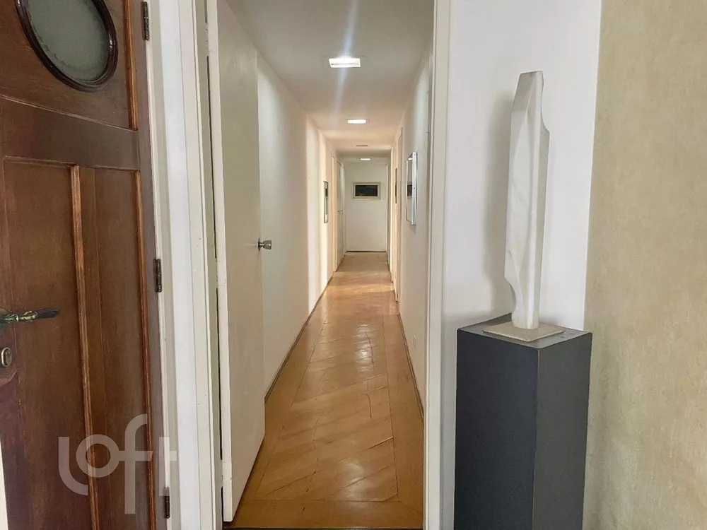 Apartamento à venda com 4 quartos, 247m² - Foto 9