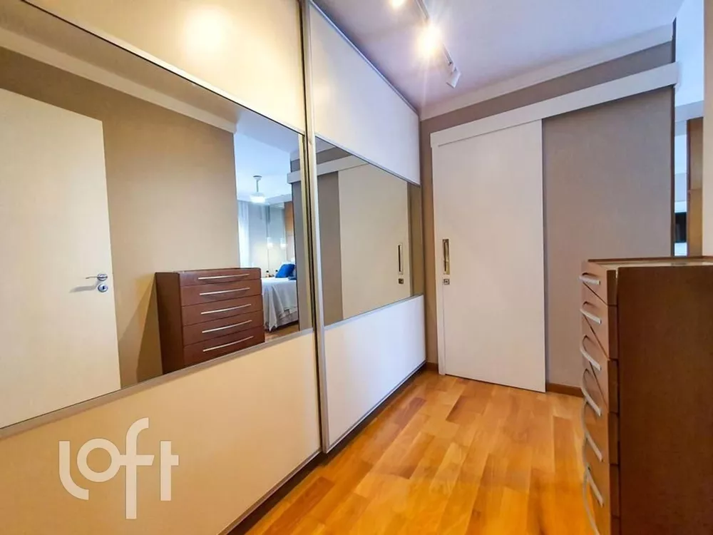 Apartamento à venda com 4 quartos, 200m² - Foto 2