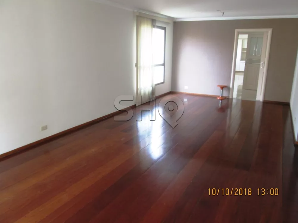 Apartamento à venda com 3 quartos, 220m² - Foto 1