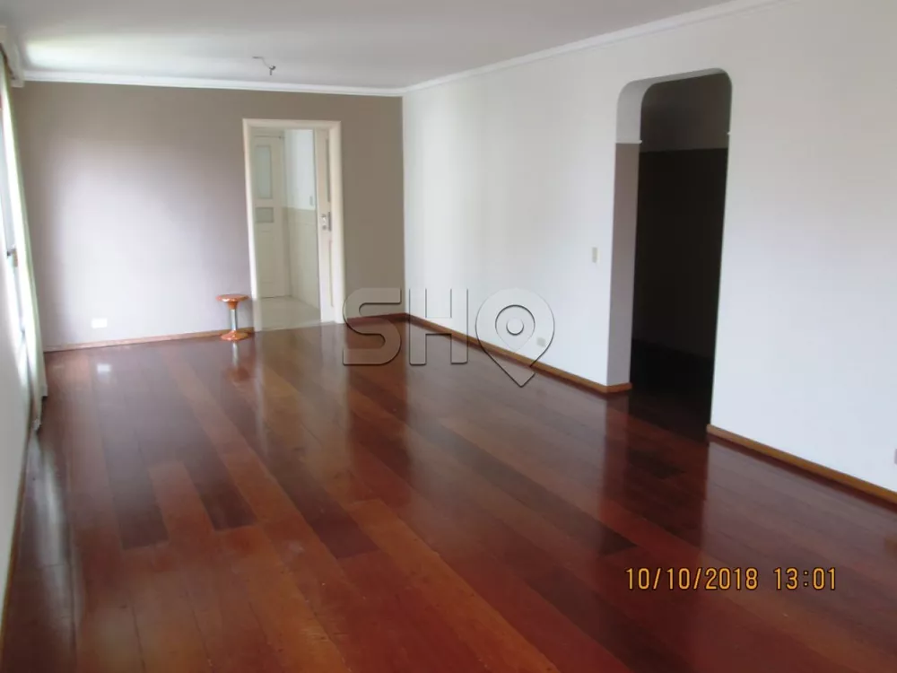 Apartamento à venda com 3 quartos, 220m² - Foto 2