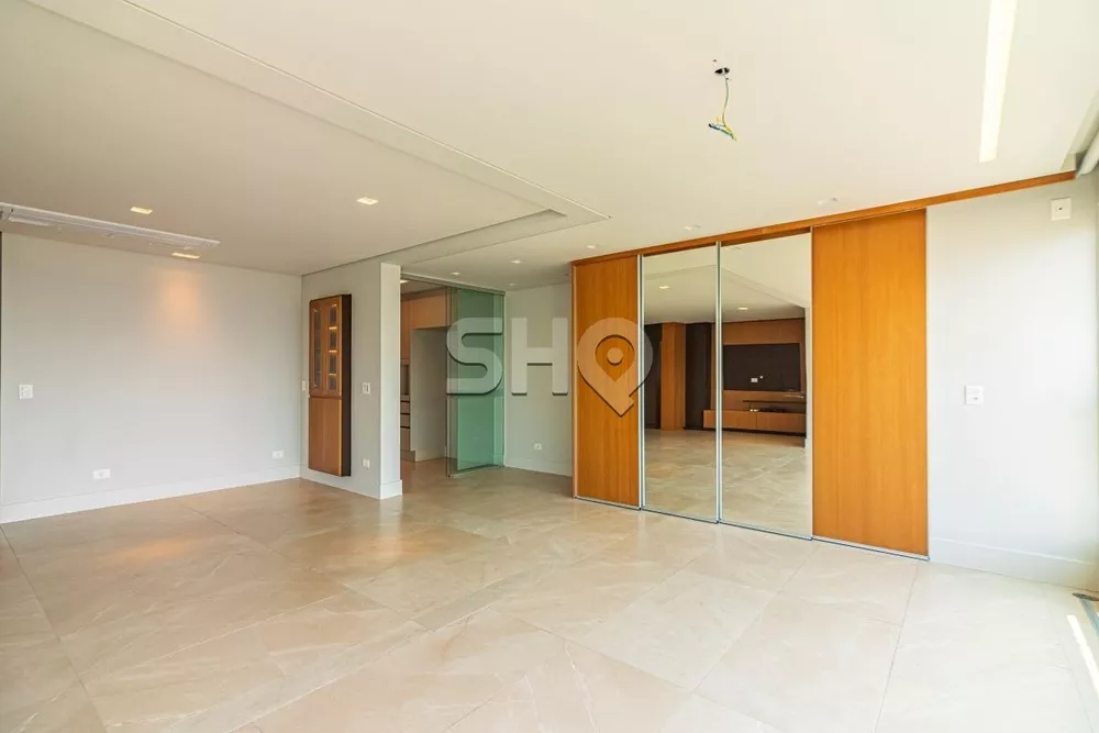 Apartamento à venda com 3 quartos, 175m² - Foto 4