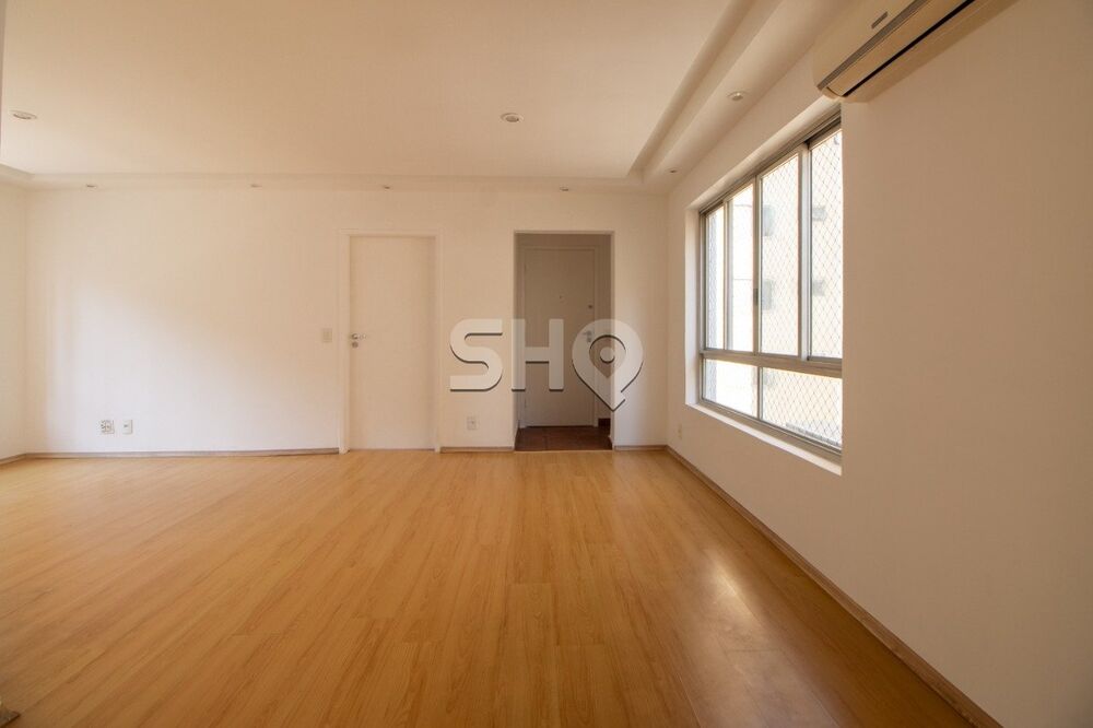 Apartamento para alugar com 3 quartos, 157m² - Foto 1