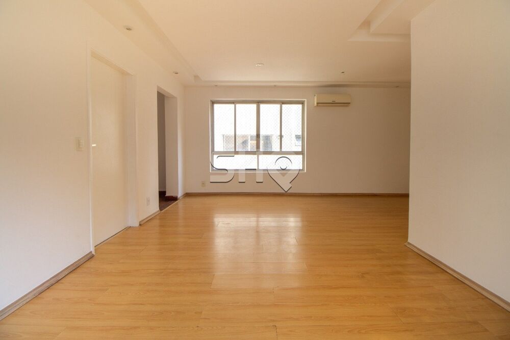 Apartamento para alugar com 3 quartos, 157m² - Foto 2