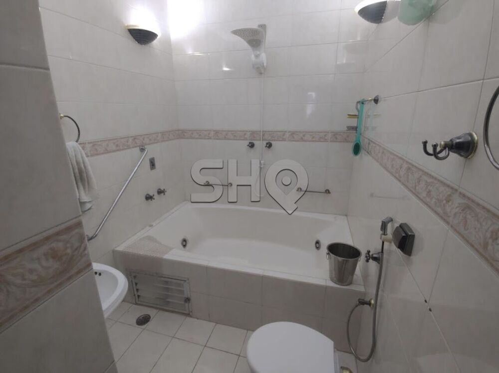 Casa Comercial para alugar com 5 quartos, 400m² - Foto 9