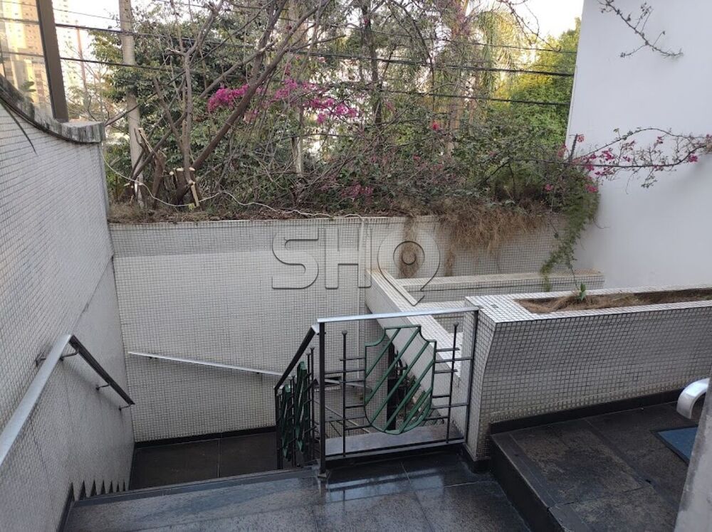 Casa Comercial para alugar com 5 quartos, 400m² - Foto 19