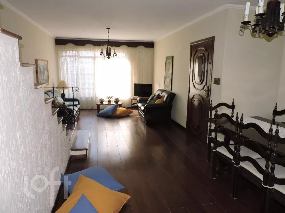 Casa à venda com 3 quartos, 165m² - Foto 1