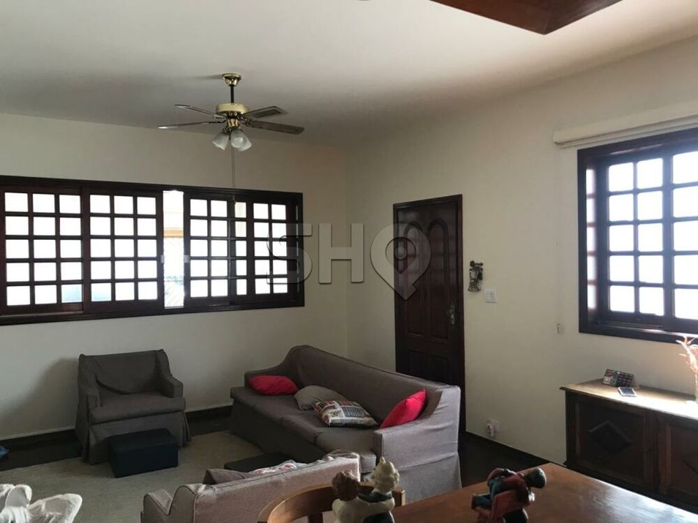 Casa, 3 quartos, 179 m² - Foto 1
