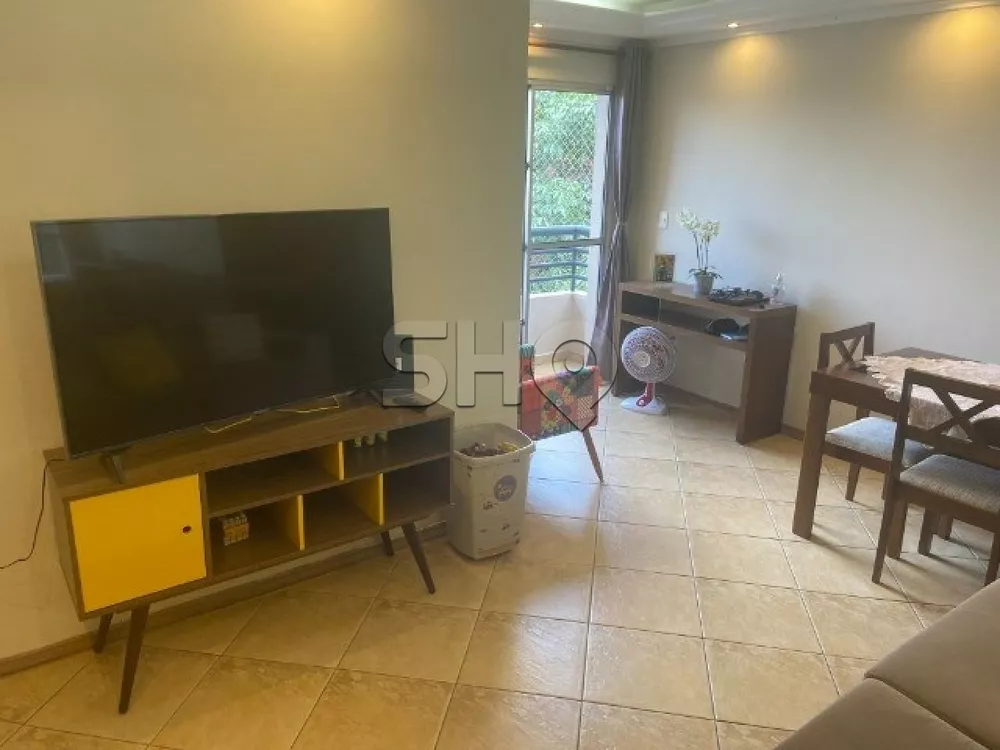 Apartamento à venda com 2 quartos, 70m² - Foto 2