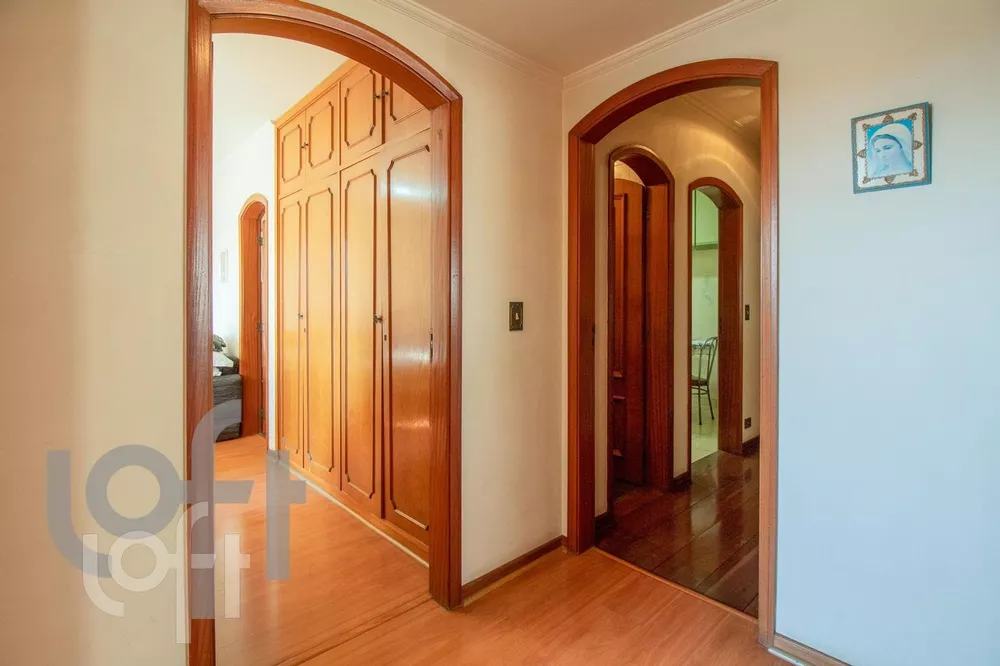 Apartamento à venda com 3 quartos, 140m² - Foto 2