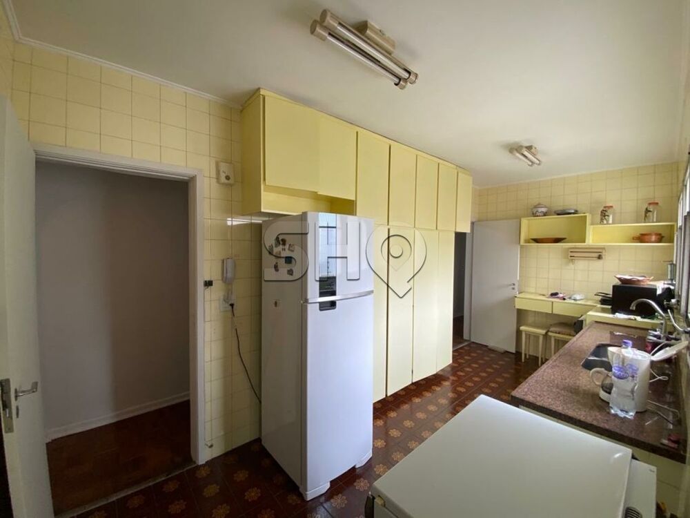 Apartamento à venda com 3 quartos, 142m² - Foto 9