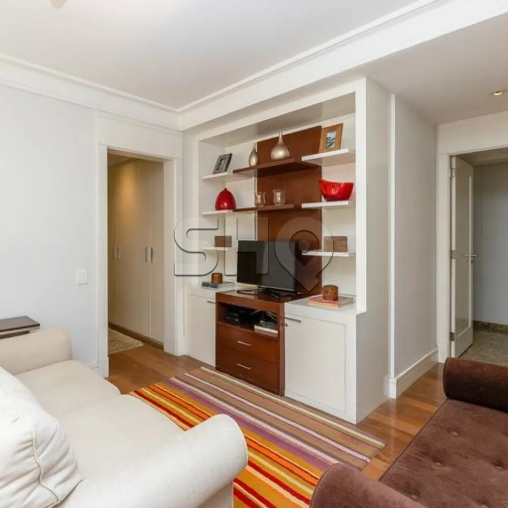 Apartamento, 3 quartos, 243 m² - Foto 1