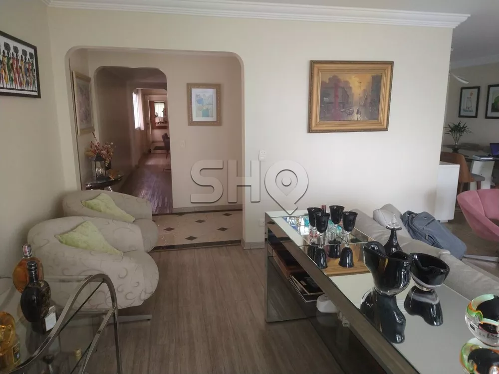 Apartamento à venda com 4 quartos, 230m² - Foto 2