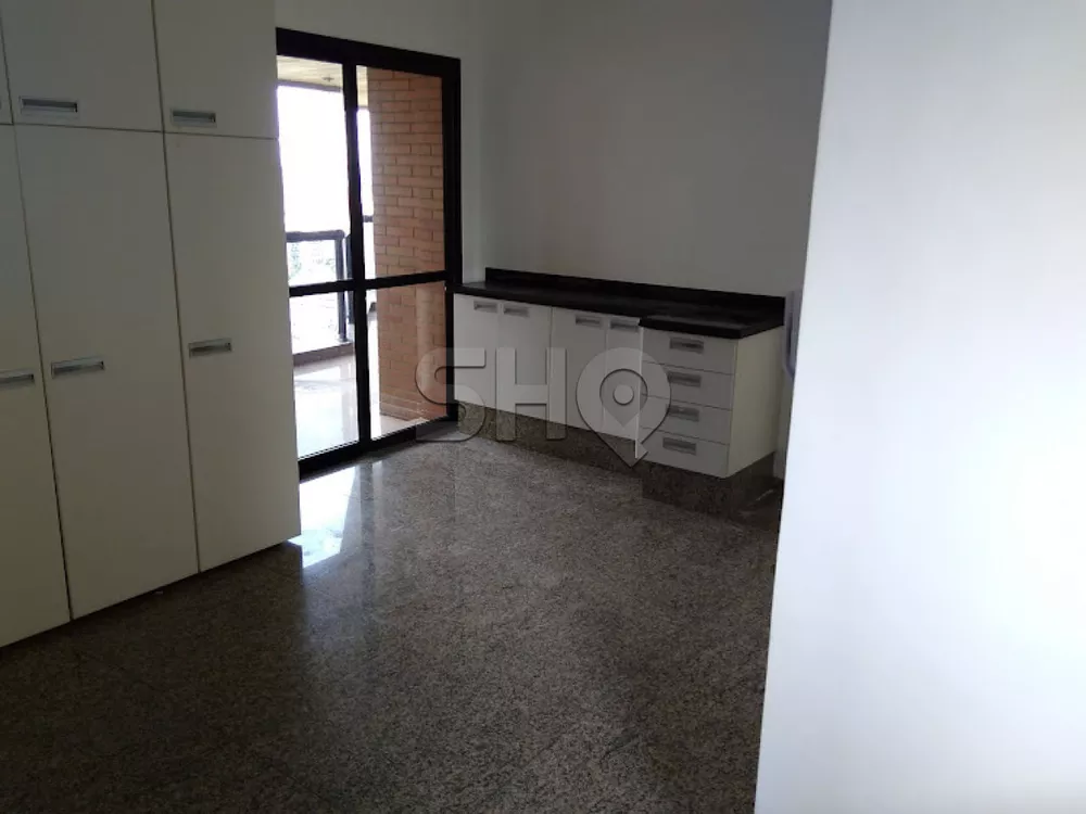 Apartamento à venda com 3 quartos, 267m² - Foto 7