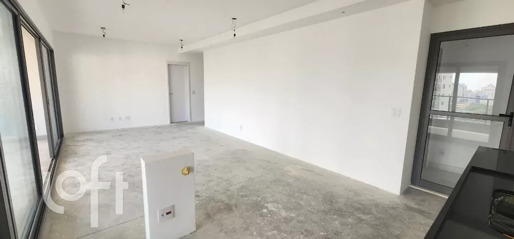 Apartamento à venda com 3 quartos, 155m² - Foto 1