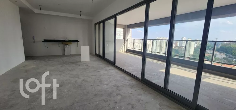 Apartamento à venda com 3 quartos, 155m² - Foto 2