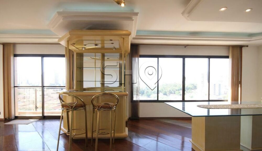 Apartamento, 3 quartos, 213 m² - Foto 1