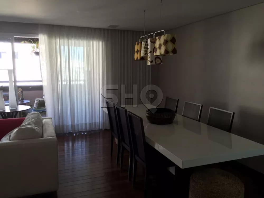 Apartamento à venda com 3 quartos, 204m² - Foto 4