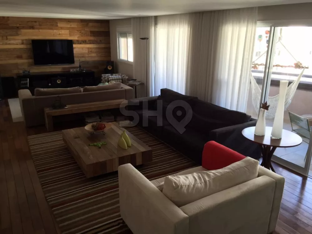 Apartamento à venda com 3 quartos, 204m² - Foto 2