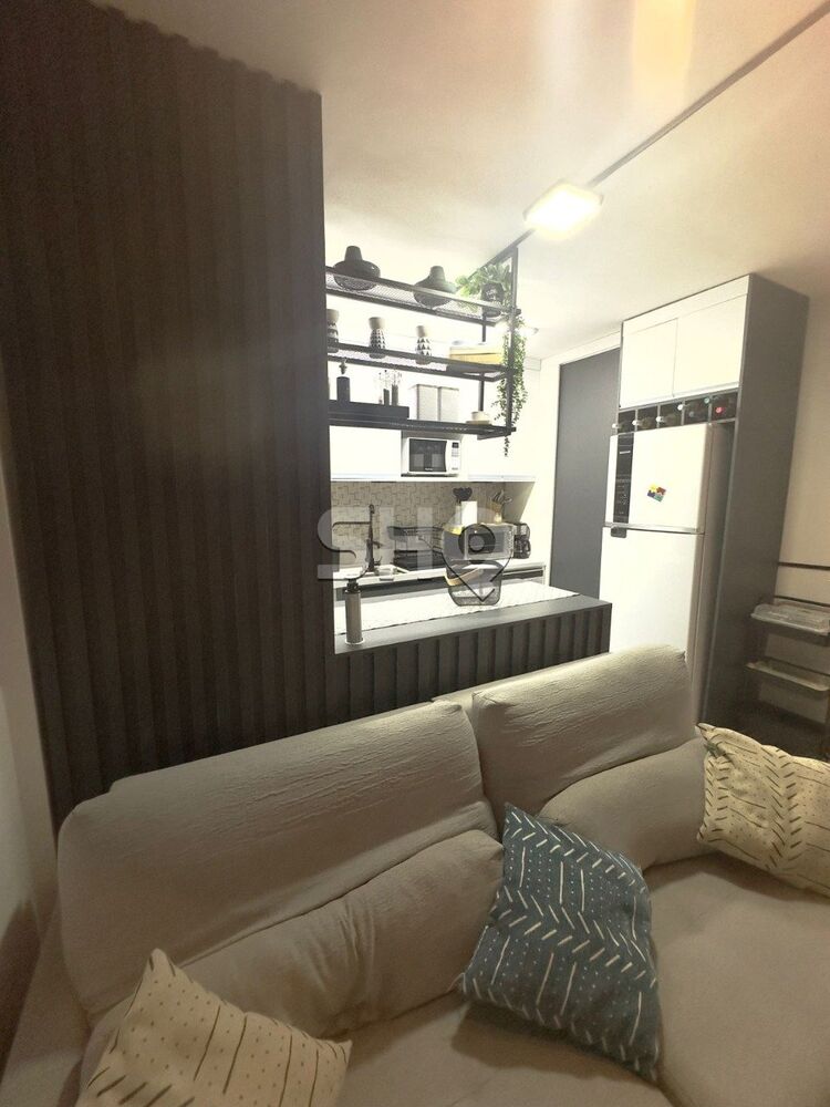 Apartamento à venda com 2 quartos, 42m² - Foto 3