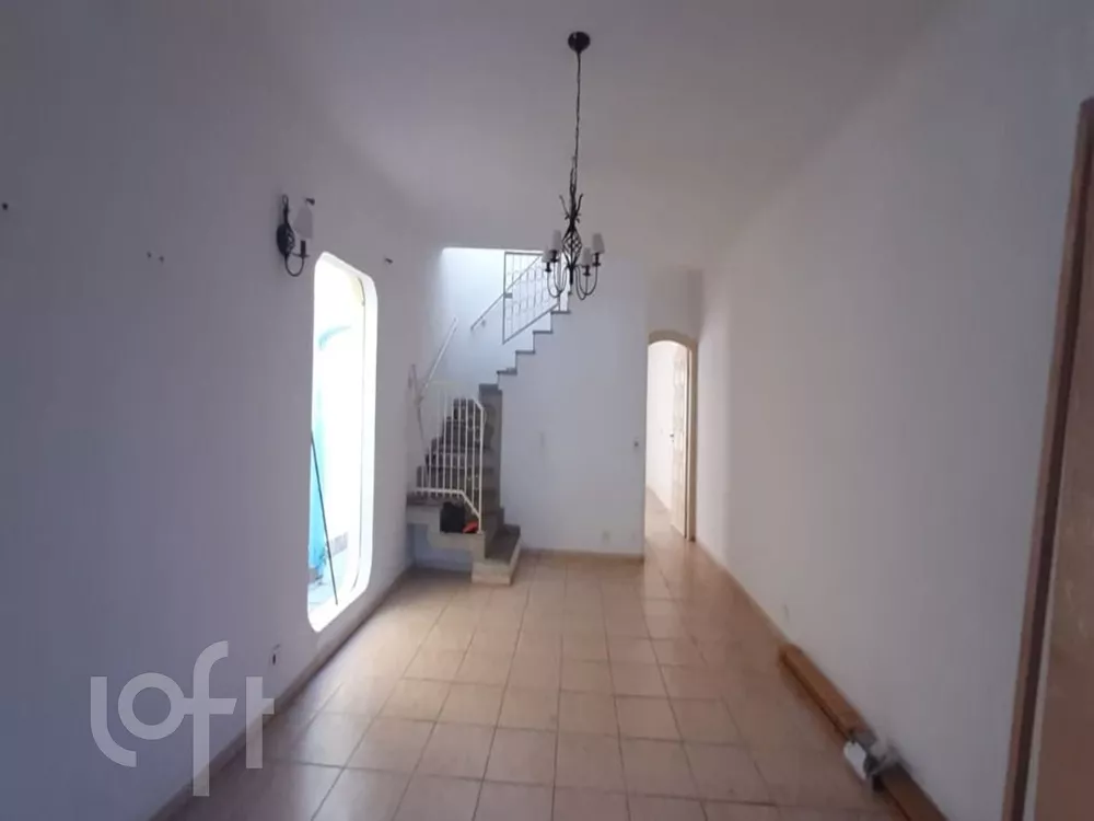 Casa à venda com 3 quartos, 175m² - Foto 1