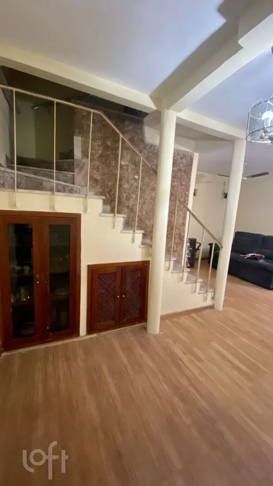 Casa à venda com 3 quartos, 149m² - Foto 1