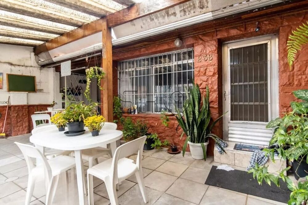 Casa, 2 quartos, 180 m² - Foto 1