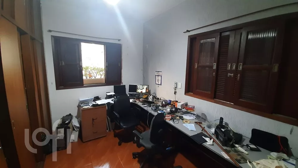 Casa à venda com 4 quartos, 200m² - Foto 11