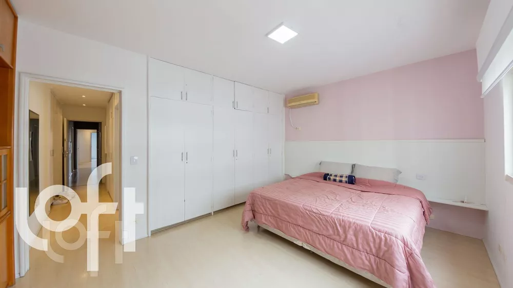 Apartamento à venda com 4 quartos, 210m² - Foto 4