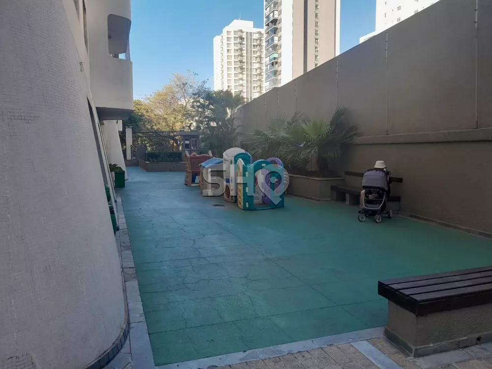 Apartamento à venda com 4 quartos, 250m² - Foto 3